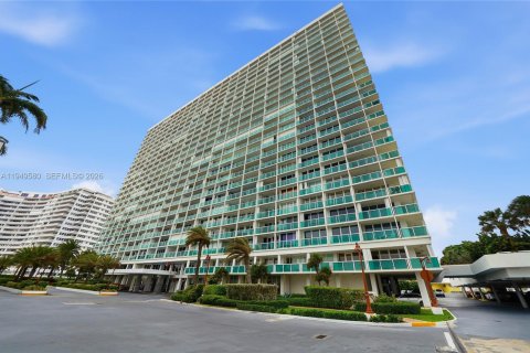 Кондоминиум с 2 спальнями в Форт-Лодердейл, Флорида № 2006924