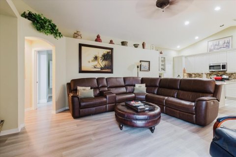 House in Riverview, Florida 4 bedrooms, 218.23 sq.m. № 1879665 - photo 17