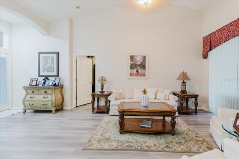 House in Riverview, Florida 4 bedrooms, 218.23 sq.m. № 1879665 - photo 9