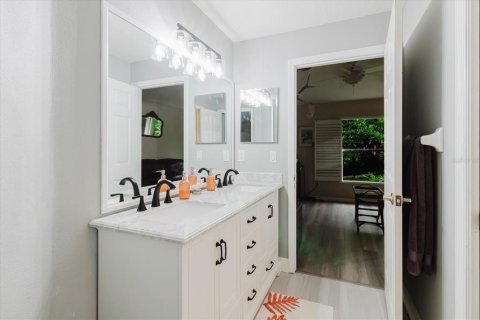 House in Riverview, Florida 4 bedrooms, 218.23 sq.m. № 1879665 - photo 22
