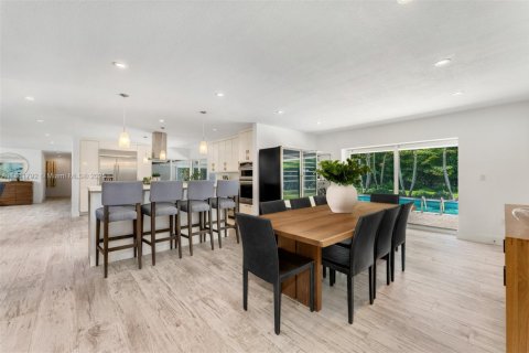 Villa ou maison à vendre à Pinecrest, Floride: 5 chambres, 334.36 m2 № 1928673 - photo 10