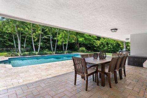 Villa ou maison à vendre à Pinecrest, Floride: 5 chambres, 334.36 m2 № 1928673 - photo 28