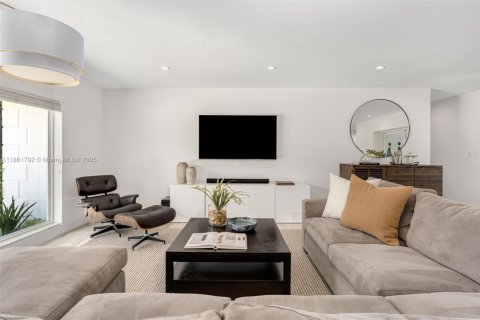 Villa ou maison à vendre à Pinecrest, Floride: 5 chambres, 334.36 m2 № 1928673 - photo 5