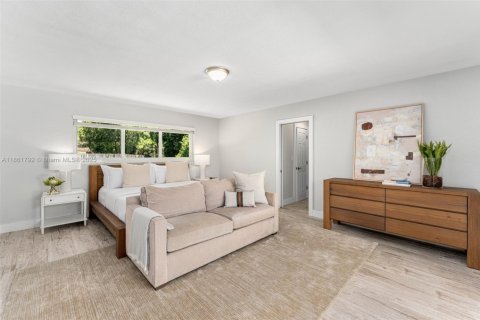 Villa ou maison à vendre à Pinecrest, Floride: 5 chambres, 334.36 m2 № 1928673 - photo 13