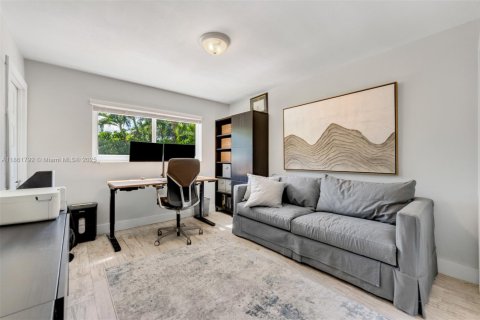 Villa ou maison à vendre à Pinecrest, Floride: 5 chambres, 334.36 m2 № 1928673 - photo 11