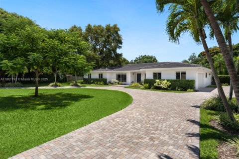 Villa ou maison à vendre à Pinecrest, Floride: 5 chambres, 334.36 m2 № 1928673 - photo 2