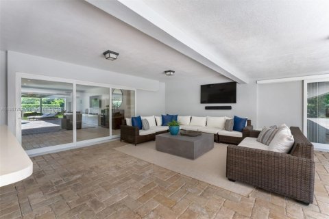 Villa ou maison à vendre à Pinecrest, Floride: 5 chambres, 334.36 m2 № 1928673 - photo 25