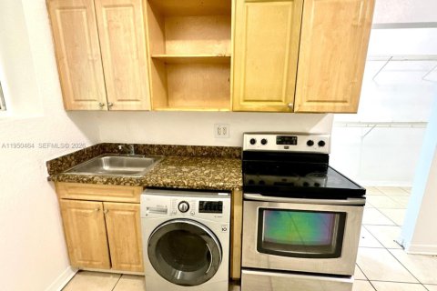 Купить кондоминиум в Майами, Флорида 1 спальня, 43.2м2, № 2005291 - фото 3