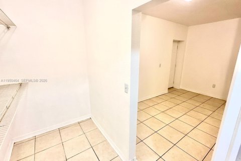 Купить кондоминиум в Майами, Флорида 1 спальня, 43.2м2, № 2005291 - фото 13