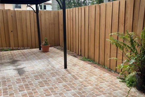 Villa ou maison à vendre à Homestead, Floride: 3 chambres, 133.04 m2 № 2069215 - photo 13