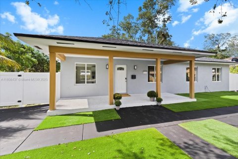 Villa ou maison à louer à South Miami, Floride: 4 chambres, 123.19 m2 № 1887154 - photo 25