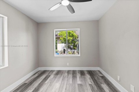 Villa ou maison à louer à South Miami, Floride: 4 chambres, 123.19 m2 № 1887154 - photo 10
