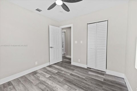 Villa ou maison à louer à South Miami, Floride: 4 chambres, 123.19 m2 № 1887154 - photo 23