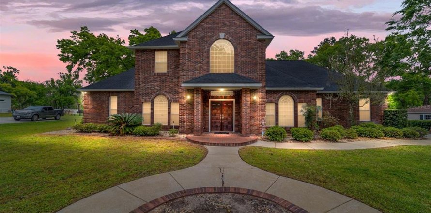 Casa en Ocala, Florida 4 dormitorios, 311.41 m2 № 1104951