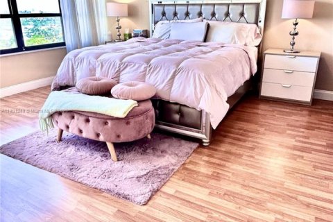 Купить кондоминиум в Халландейл-Бич, Флорида 2 спальни, 130.06м2, № 2012791 - фото 17