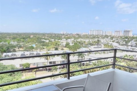 Купить кондоминиум в Халландейл-Бич, Флорида 2 спальни, 130.06м2, № 2012791 - фото 25