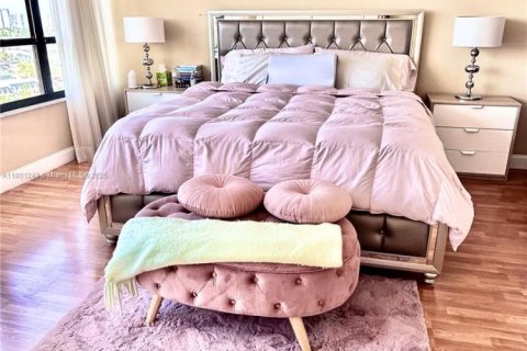 Купить кондоминиум в Халландейл-Бич, Флорида 2 спальни, 130.06м2, № 2012791 - фото 13