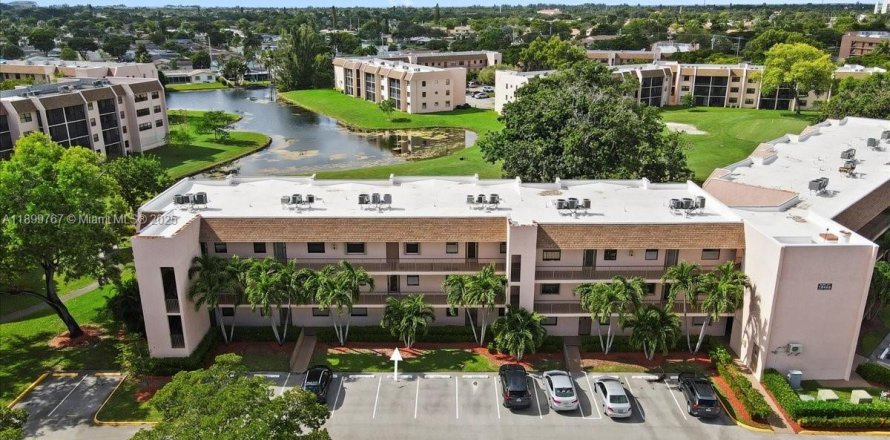 Condo in Sunrise, Florida, 2 bedrooms  № 1953452