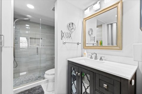 Condo in Sunrise, Florida, 2 bedrooms  № 1953452 - photo 14