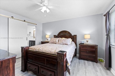 Condo in Sunrise, Florida, 2 bedrooms  № 1953452 - photo 12