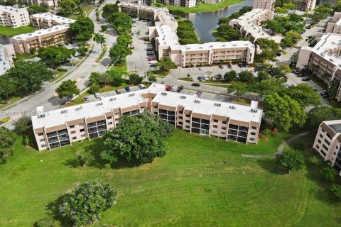Condo in Sunrise, Florida, 2 bedrooms  № 1953452 - photo 26