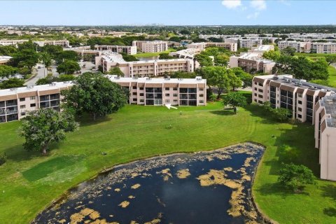 Condo in Sunrise, Florida, 2 bedrooms  № 1953452 - photo 27