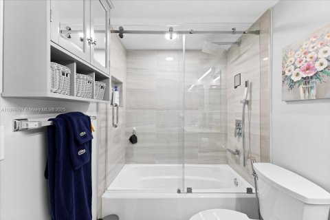 Condo in Sunrise, Florida, 2 bedrooms  № 1953452 - photo 19