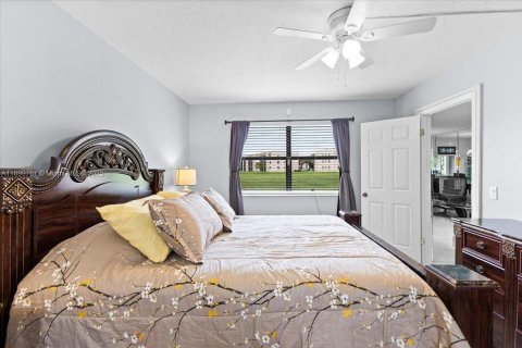 Condo in Sunrise, Florida, 2 bedrooms  № 1953452 - photo 13
