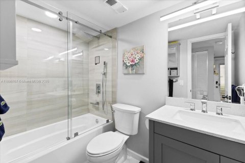 Condo in Sunrise, Florida, 2 bedrooms  № 1953452 - photo 18
