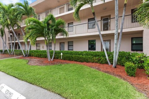 Condo in Sunrise, Florida, 2 bedrooms  № 1953452 - photo 2