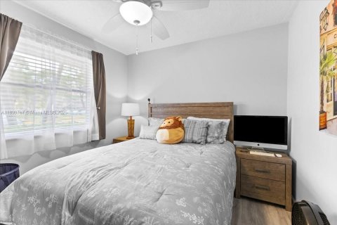 Condo in Sunrise, Florida, 2 bedrooms  № 1953452 - photo 17
