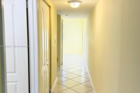 Снять в аренду кондоминиум в Майами, Флорида 2 спальни, 105.91м2, № 1956709 - фото 14