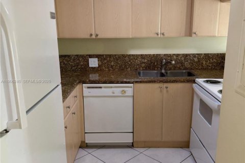 Снять в аренду кондоминиум в Майами, Флорида 2 спальни, 105.91м2, № 1956709 - фото 15