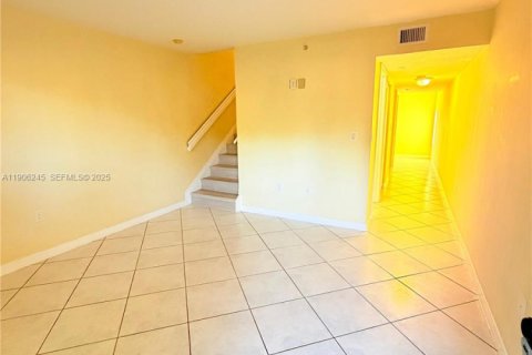 Снять в аренду кондоминиум в Майами, Флорида 2 спальни, 105.91м2, № 1956709 - фото 13