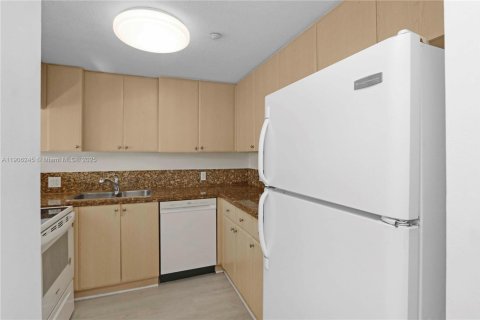 Снять в аренду кондоминиум в Майами, Флорида 2 спальни, 105.91м2, № 1956709 - фото 5