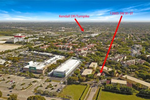 Снять в аренду кондоминиум в Майами, Флорида 2 спальни, 105.91м2, № 1956709 - фото 2