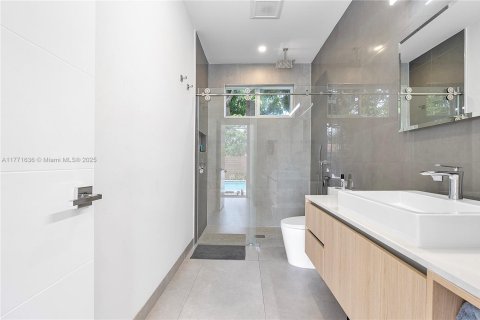 House in Fort Lauderdale, Florida 3 bedrooms, 208.29 sq.m. № 1644832 - photo 23