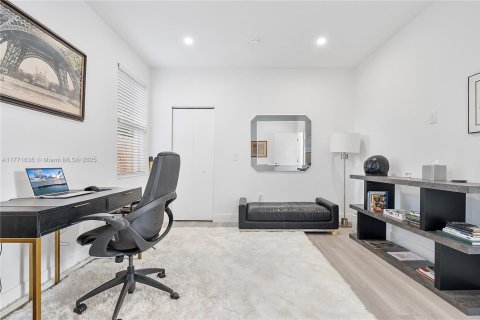 House in Fort Lauderdale, Florida 3 bedrooms, 208.29 sq.m. № 1644832 - photo 25