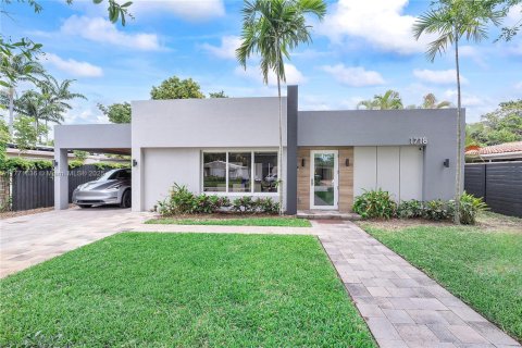 House in Fort Lauderdale, Florida 3 bedrooms, 208.29 sq.m. № 1644832 - photo 1