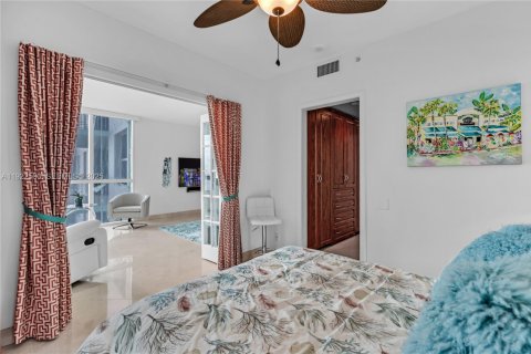 Condo in Miami Beach, Florida, 2 bedrooms  № 2078138 - photo 16