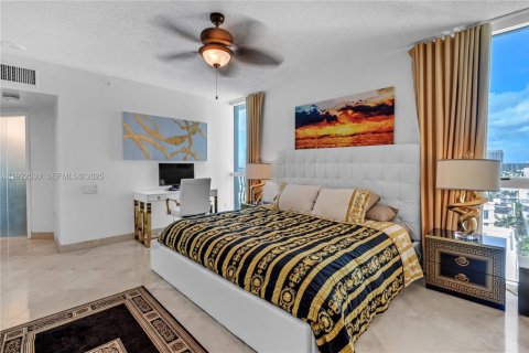 Condo in Miami Beach, Florida, 2 bedrooms  № 2078138 - photo 19