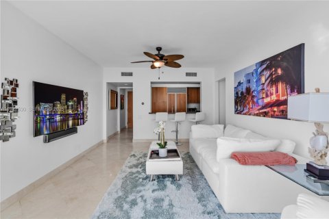 Condo in Miami Beach, Florida, 2 bedrooms  № 2078138 - photo 3