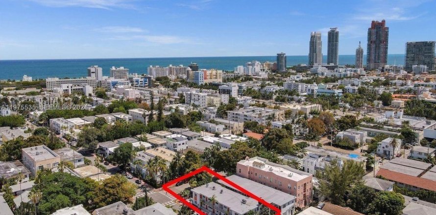 Commercial property in Miami Beach, Florida 730.96 sq.m. № 2189017