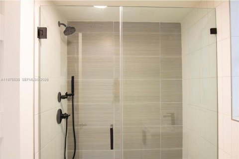 Commercial property in Miami Beach, Florida 730.96 sq.m. № 2189017 - photo 17