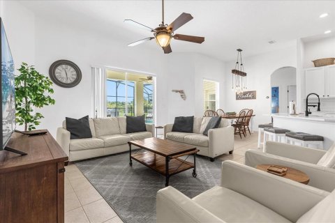 House in Davenport, Florida 5 bedrooms, 271.74 sq.m. № 2166437 - photo 11