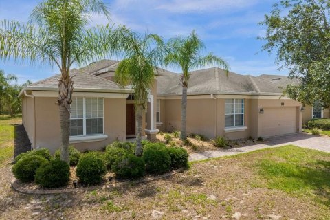 House in Davenport, Florida 5 bedrooms, 271.74 sq.m. № 2166437 - photo 3