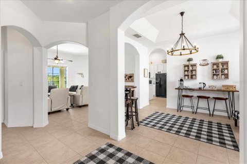 House in Davenport, Florida 5 bedrooms, 271.74 sq.m. № 2166437 - photo 13