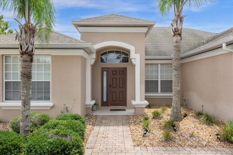 House in Davenport, Florida 5 bedrooms, 271.74 sq.m. № 2166437 - photo 2