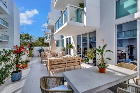 Copropriété à vendre à Miami, Floride: 2 chambres, 90.39 m2 № 1985282 - photo 3