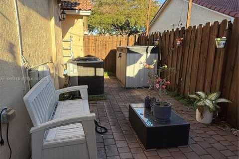 Casa en venta en Miami, Florida, 3 dormitorios, 152.17 m2 № 2011299 - foto 26